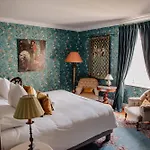 Alojamento de Acomodação e Pequeno-almoço Château De 3*