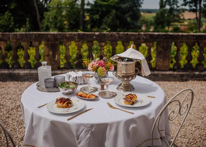 Chateau De Bed & Breakfast