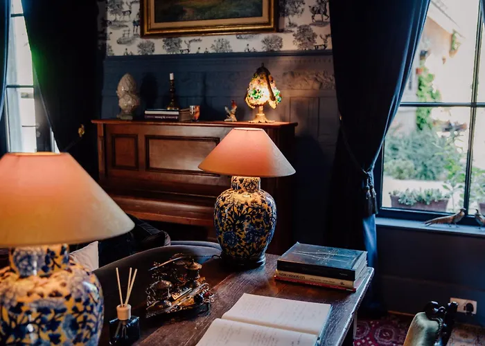 Chateau De Bed & Breakfast