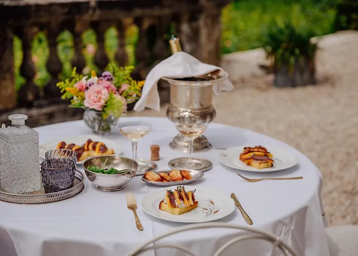 Chateau De Bed & Breakfast 3*