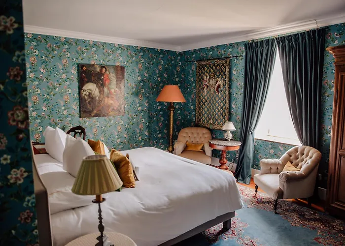 Bed & Breakfast Chateau De 3*