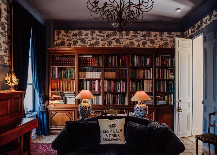 Chateau De Bed & Breakfast Picheny