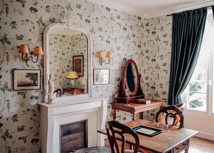 Chateau De Bed & Breakfast