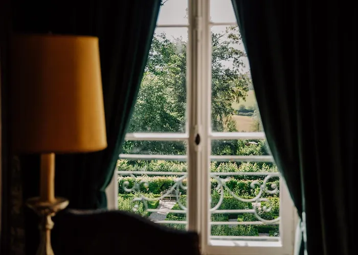 Chateau De Bed & Breakfast 3*